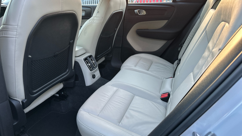 Volvo Xc40 1.5 T5 Recharge PHEV Inscription Pro 5dr Auto Estate